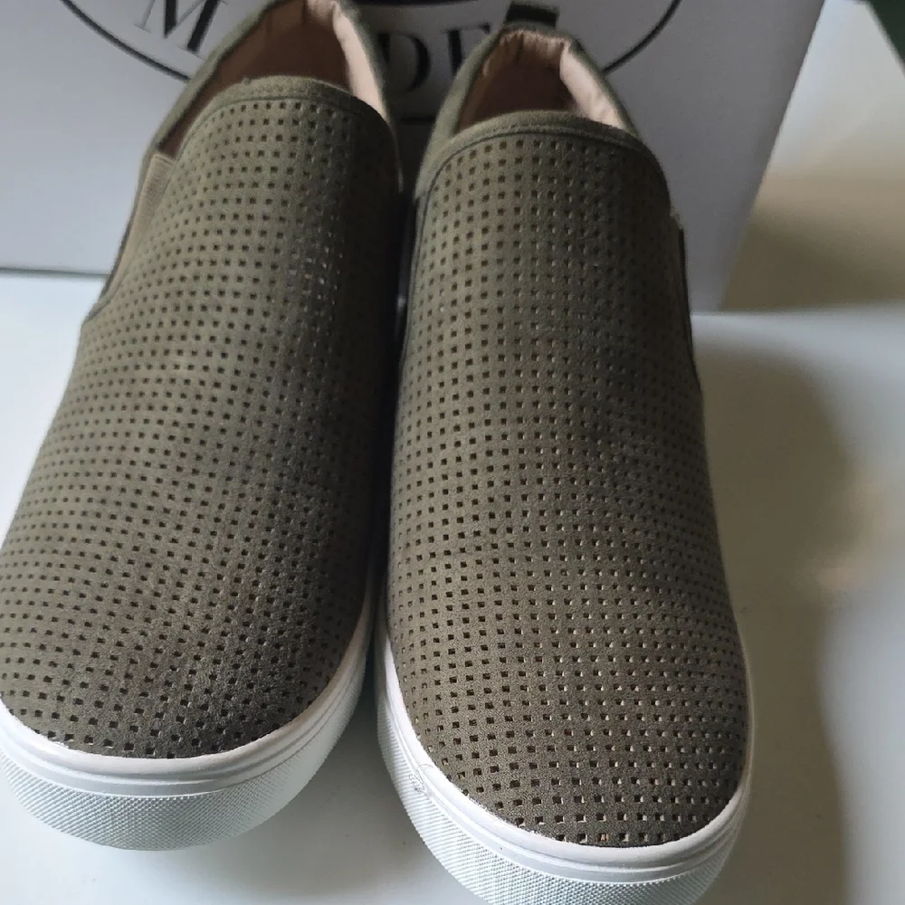 Steve Madden stylish olive
